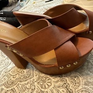 Casual platform shoes